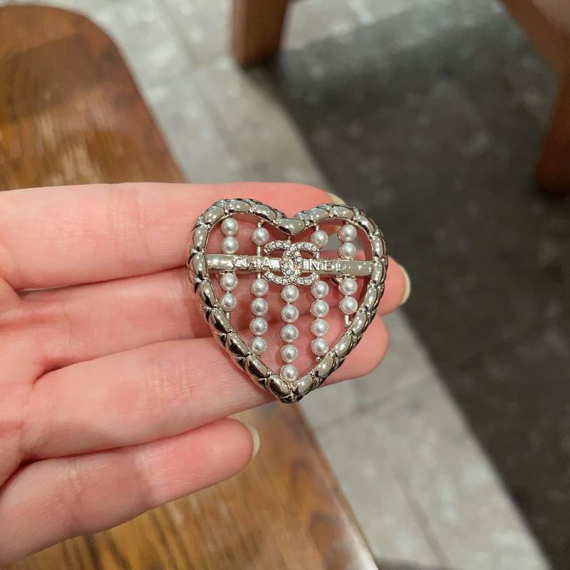 Chanel Brooch 07yxh03 (6)