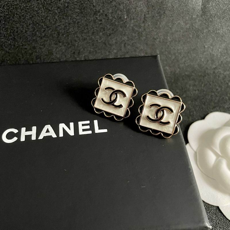 Chanel Earring 06yxh64 (8)