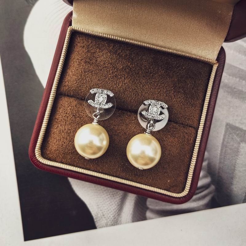 Chanel Earring 06yxh82 (1)