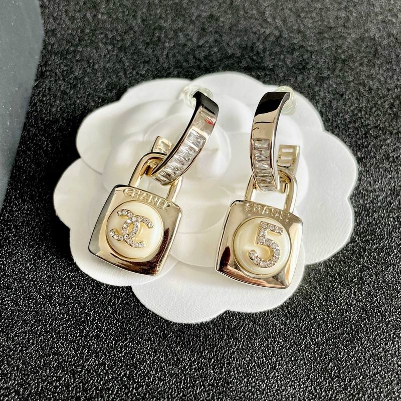 Chanel Earring 07yxh58 (6)