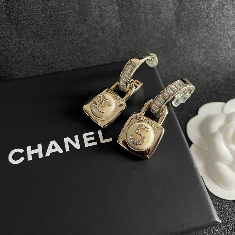 Chanel Earring 07yxh58 (7)