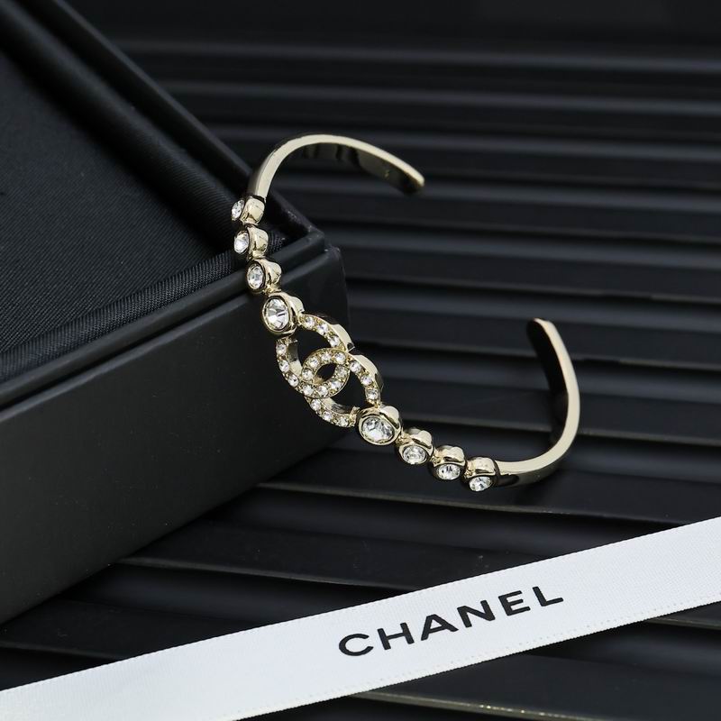 Chanel bracelet 05yxh01 (6)