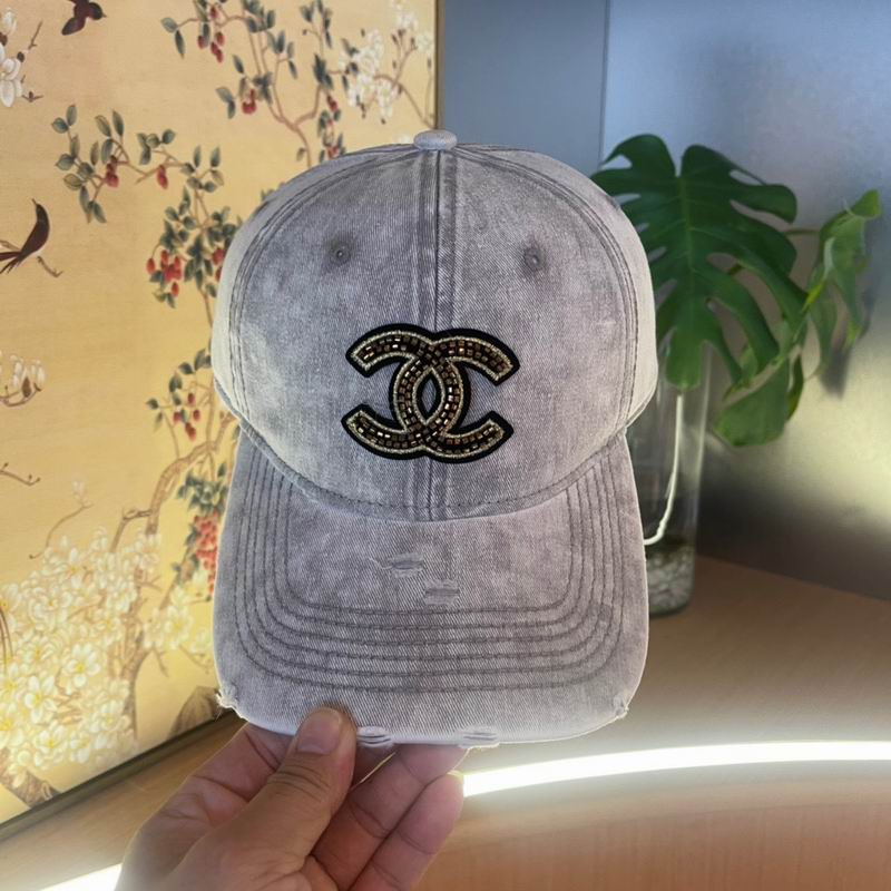 Chanel cap (205)