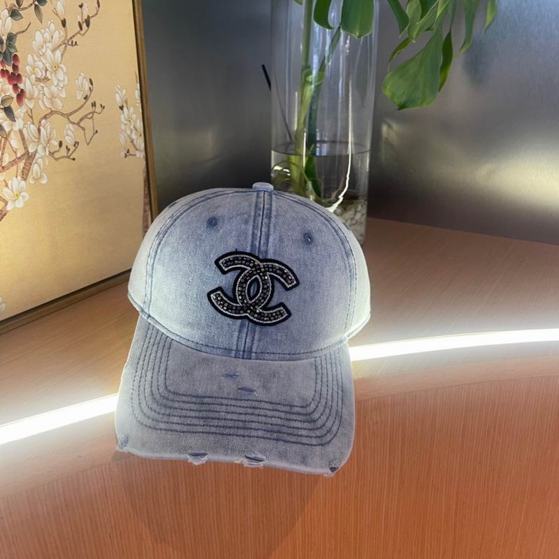 Chanel cap (218)