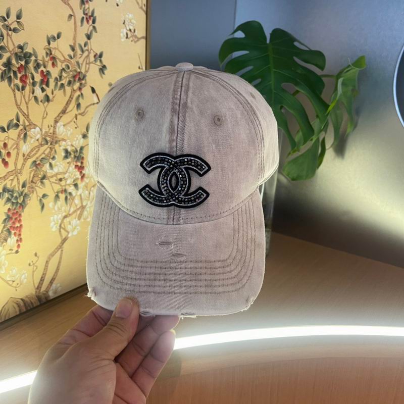 Chanel cap (226)
