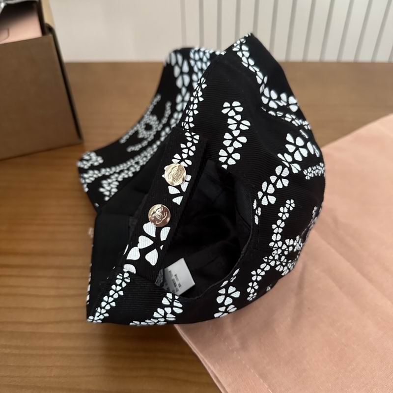 Chanel cap (317)