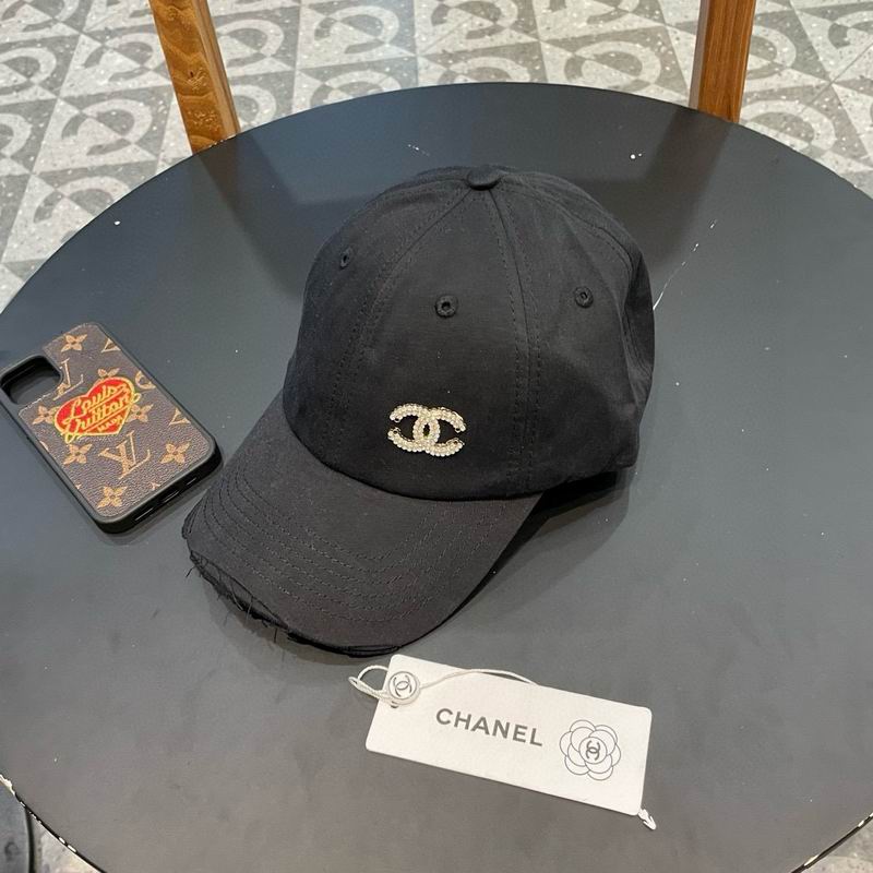 Chanel cap (349)