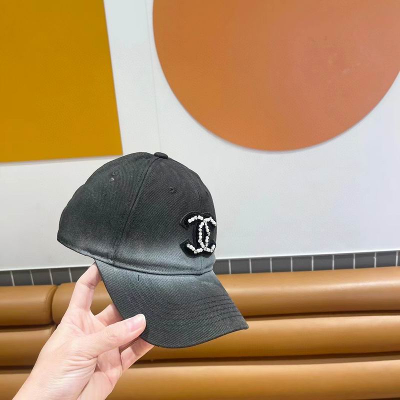 Chanel cap (401)