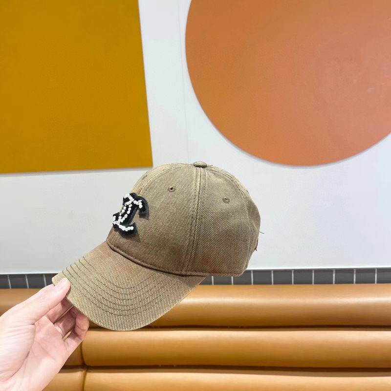 Chanel cap (411)