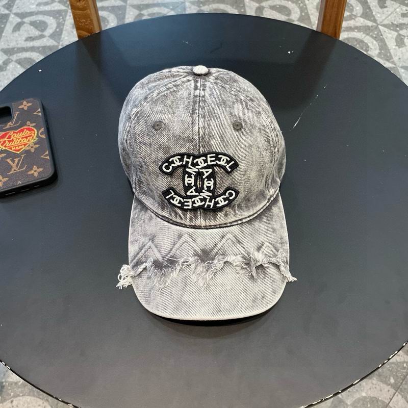 Chanel cap (566)