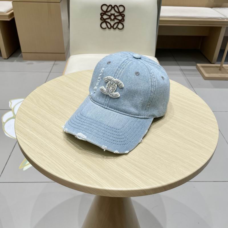 Chanel cap (601)