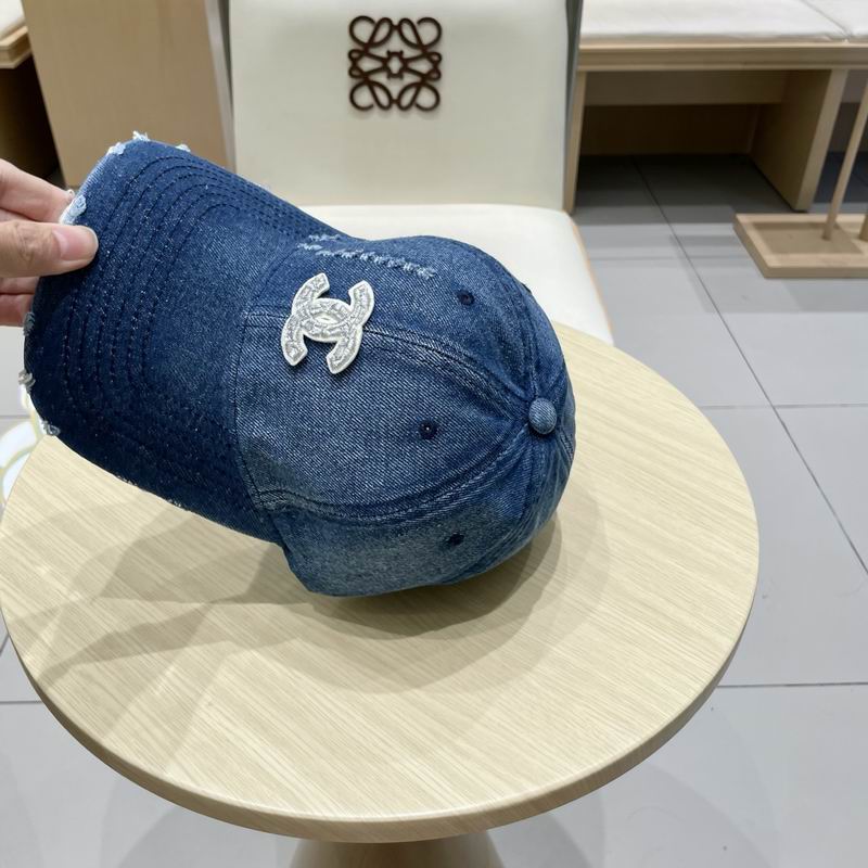 Chanel cap (605)