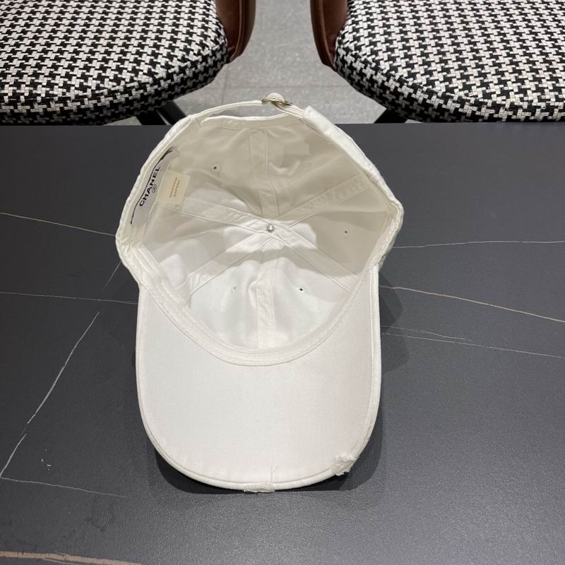 Chanel cap (673)