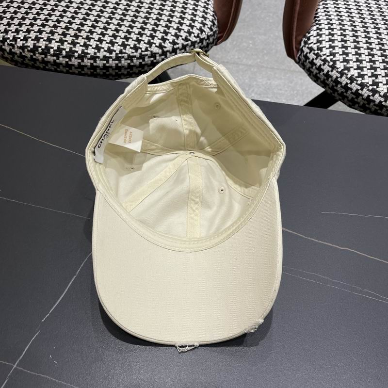 Chanel cap (695)