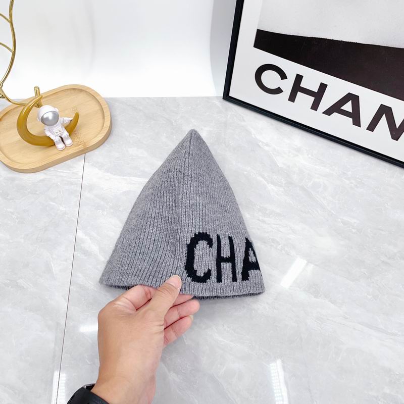 Chanel hat dx (1945)