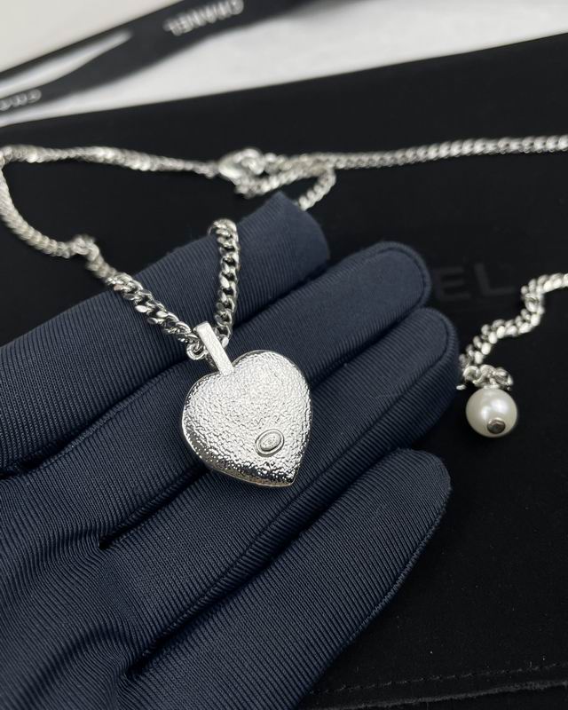 Chanel necklace 05yxh64 (8)