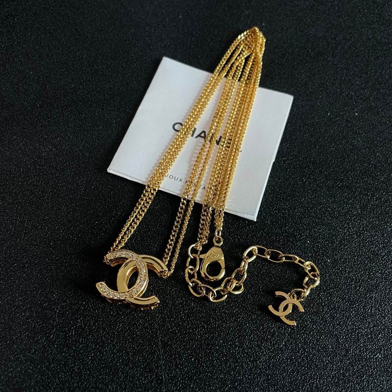 Chanel necklace 05yxh92 (7)