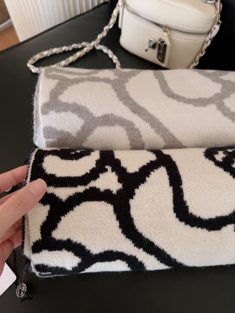 Chanel scarf 32X185cm 10%羊绒 90%羊毛 E (4)