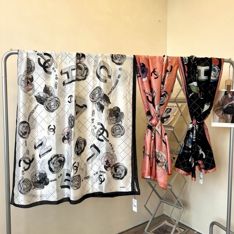 Chanel silk scarf 90-180cm E (1)