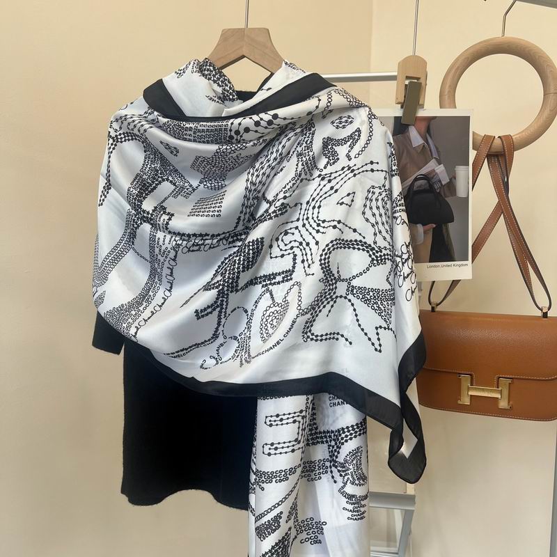 Chanel silk scarf 90-180cm E (10)