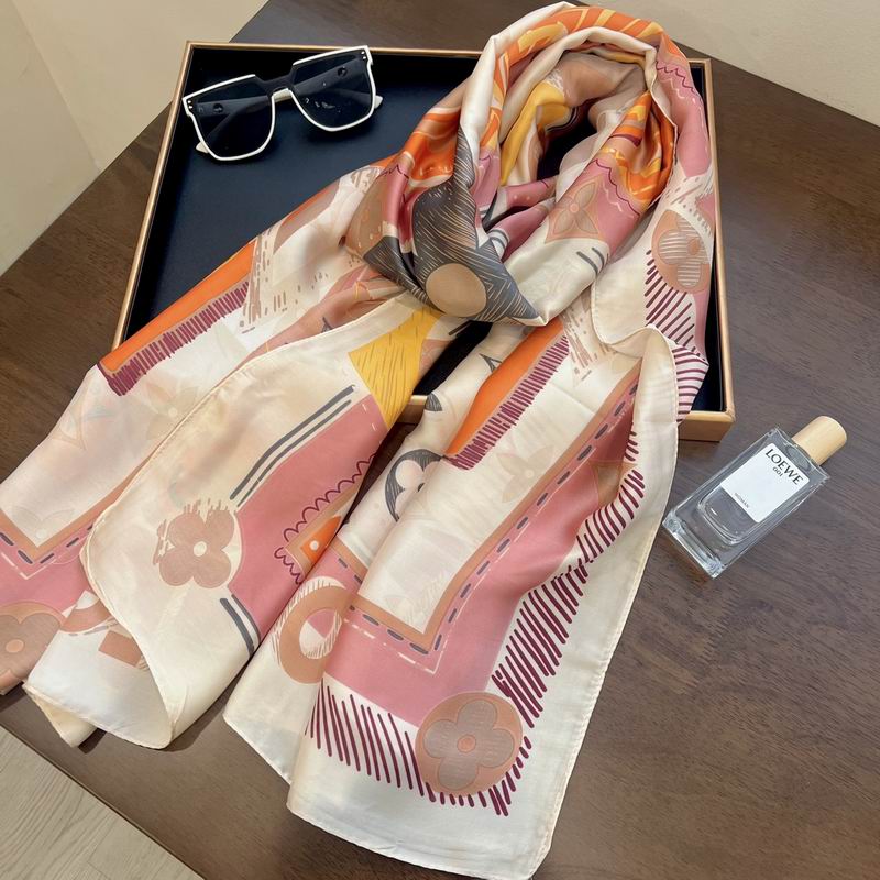 Chanel silk scarf 90-180cm E (13)
