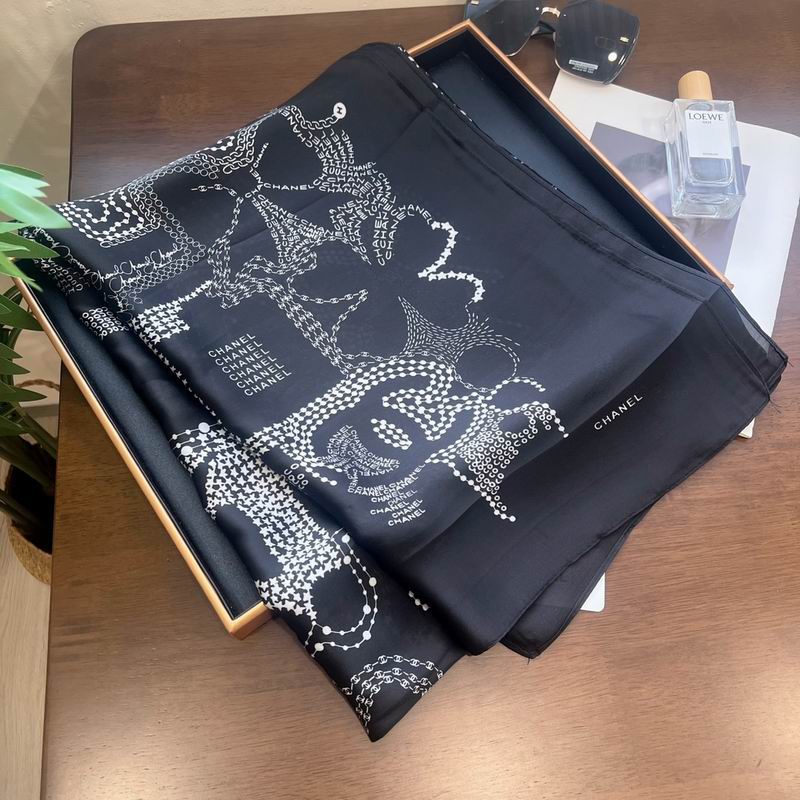 Chanel silk scarf 90-180cm E (13)