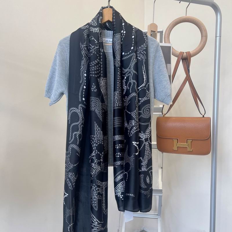 Chanel silk scarf 90-180cm E (15)