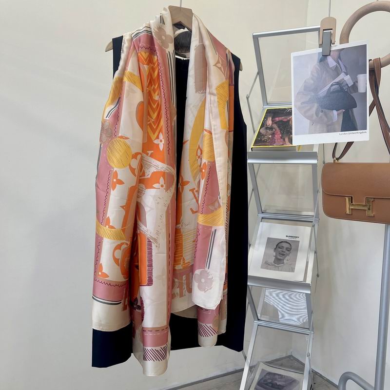 Chanel silk scarf 90-180cm E (17)