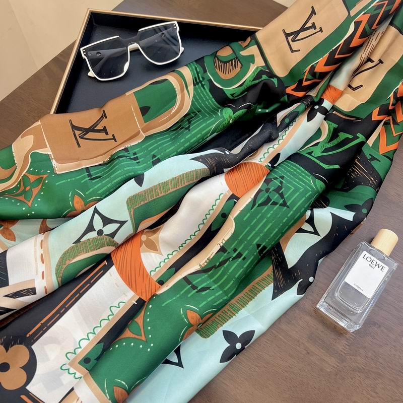 Chanel silk scarf 90-180cm E (19)