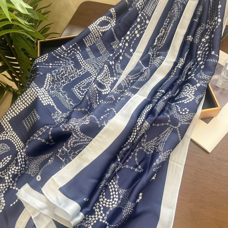 Chanel silk scarf 90-180cm E (2)