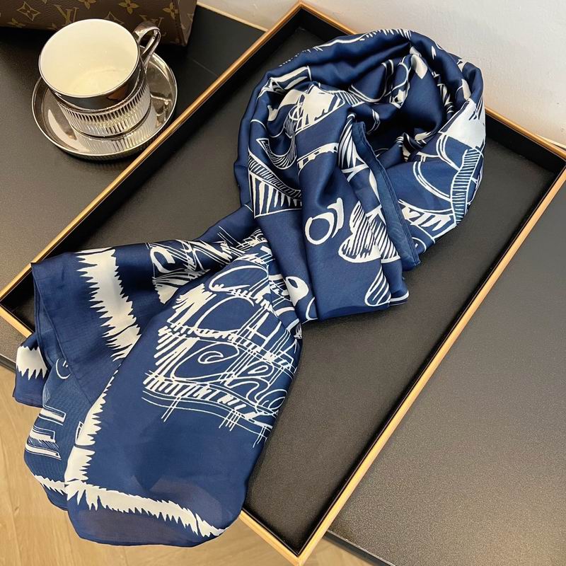 Chanel silk scarf 90-180cm E (22)