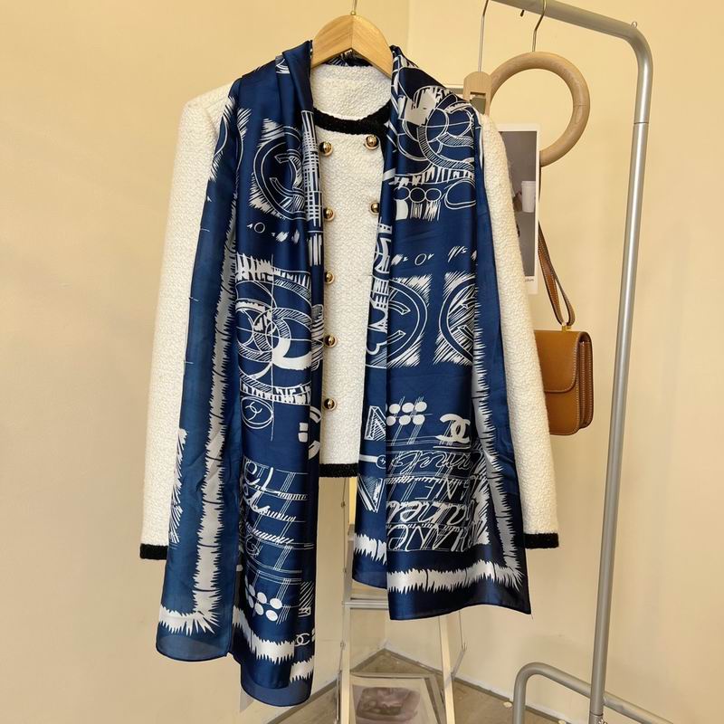 Chanel silk scarf 90-180cm E (27)
