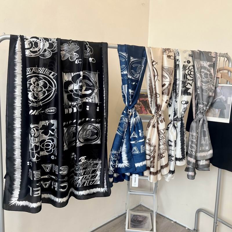 Chanel silk scarf 90-180cm E (28)