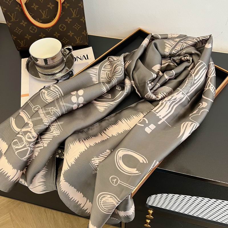 Chanel silk scarf 90-180cm E (4)