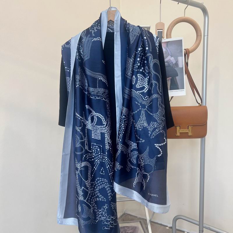 Chanel silk scarf 90-180cm E (4)