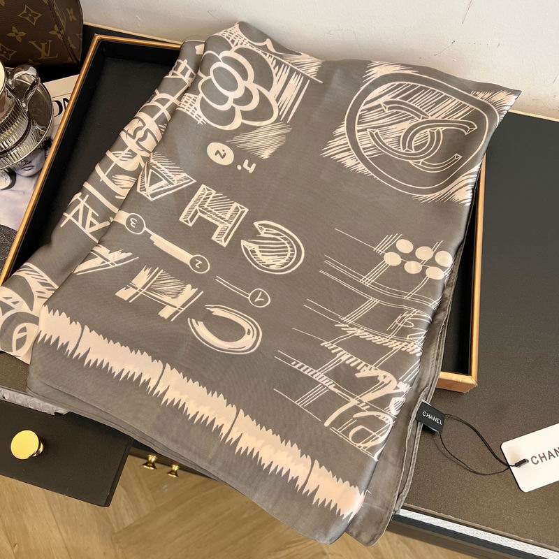Chanel silk scarf 90-180cm E (5)