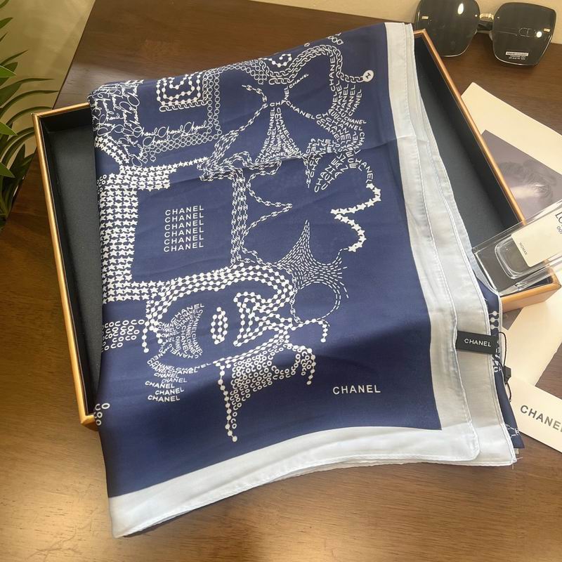 Chanel silk scarf 90-180cm E (5)
