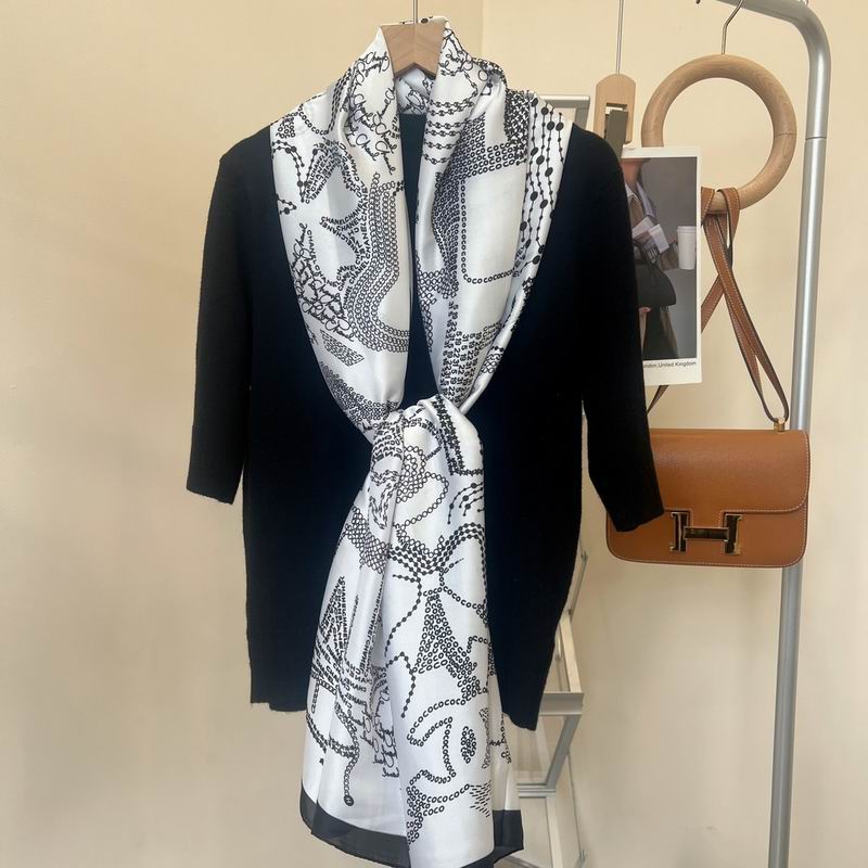 Chanel silk scarf 90-180cm E (7)