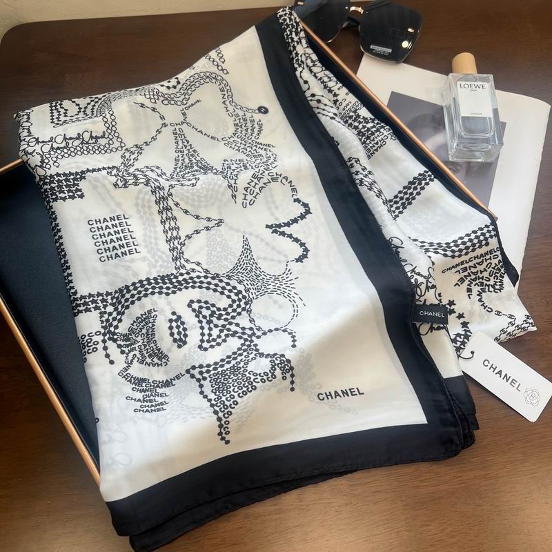 Chanel silk scarf 90-180cm E (8)