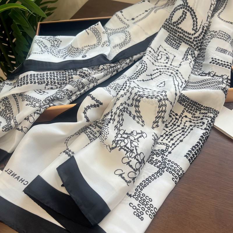 Chanel silk scarf 90-180cm E (9)