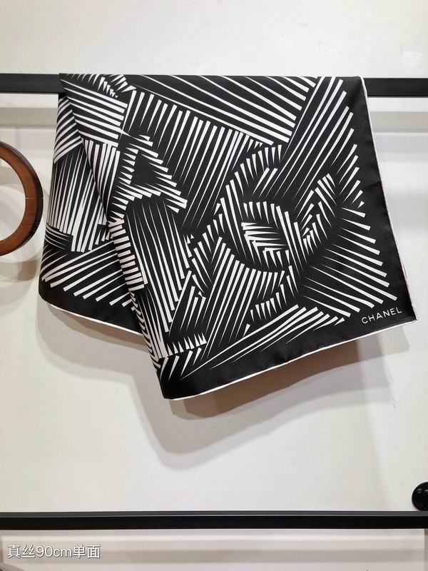 Chanel silk scarf 90X90cm E (1)