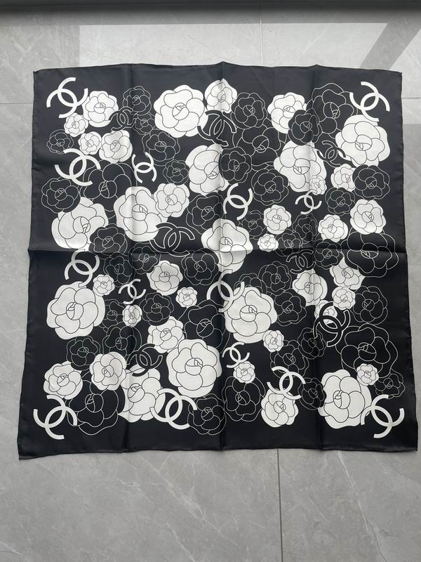 Chanel silk scarf 90X90cm E (1)