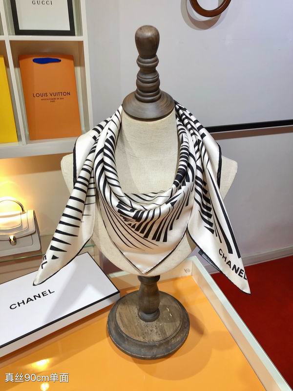 Chanel silk scarf 90X90cm E (10)