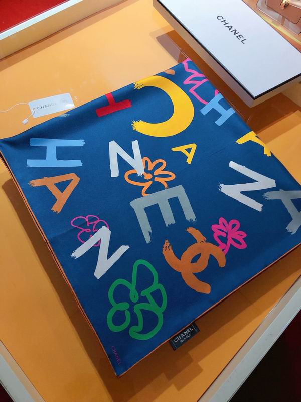 Chanel silk scarf 90X90cm E (10)