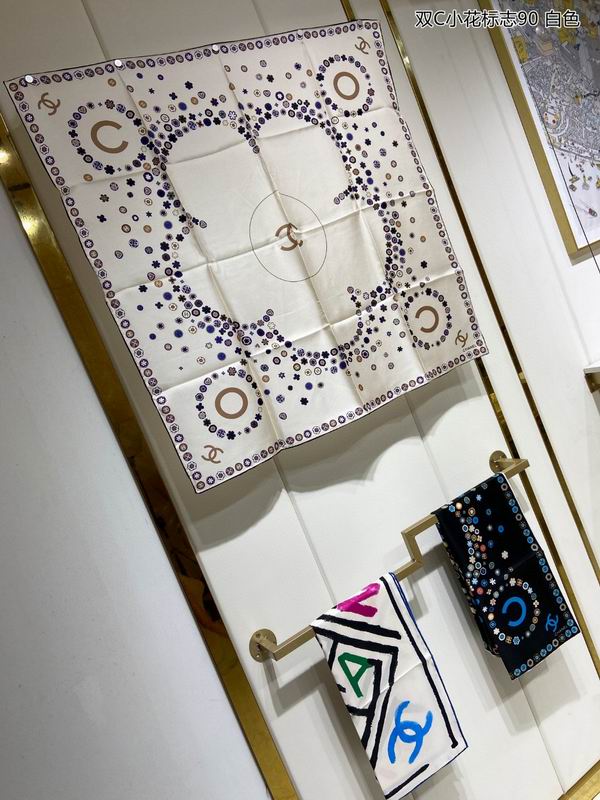 Chanel silk scarf 90X90cm E (11)