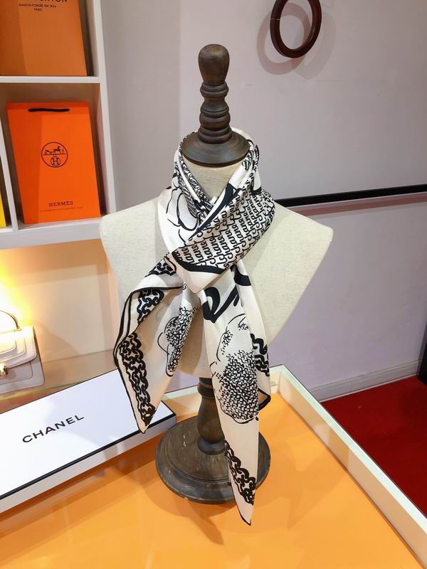 Chanel silk scarf 90X90cm E (13)