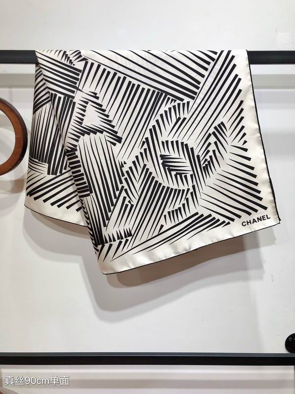 Chanel silk scarf 90X90cm E (14)