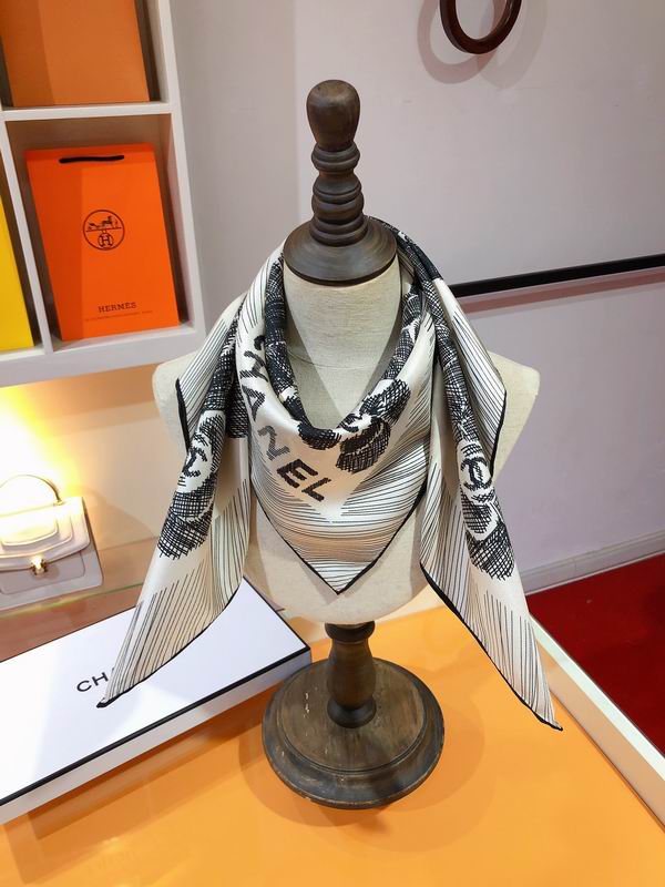 Chanel silk scarf 90X90cm E (14)