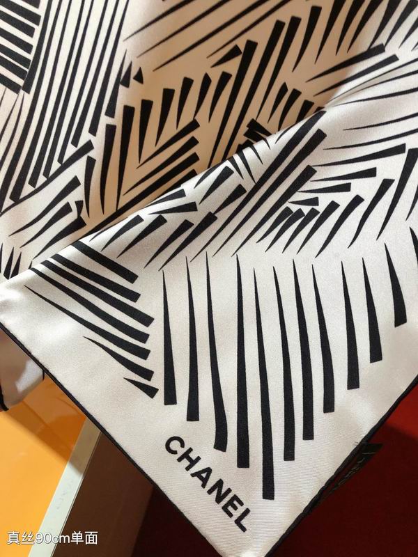Chanel silk scarf 90X90cm E (17)