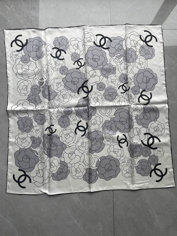 Chanel silk scarf 90X90cm E (2)